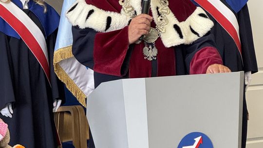 Społeczność Wydziału Nauk o Zdrowiu i Nauk Społecznych PANS podczas uroczystości wręczenia dyplomów