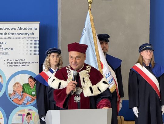 Uroczystość wręczenia dyplomów absolwentom Wydziału Nauk o Zdrowiu i Nauk Społecznych