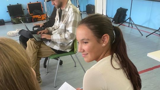 Młodzież tworzy rapowy klip od podstaw