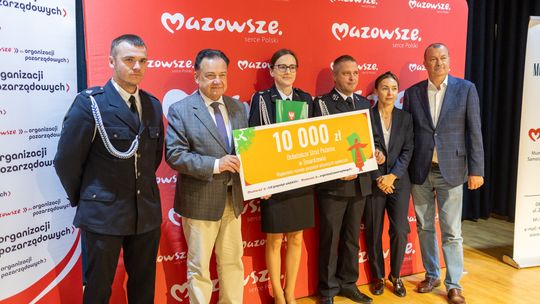 Beneficjenci z czekami na wsparcie działalności