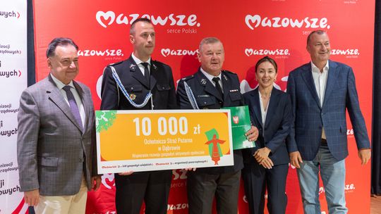 Beneficjenci z czekami na wsparcie działalności