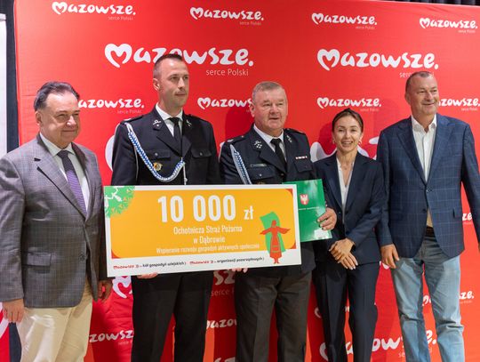 Beneficjenci z czekami na wsparcie działalności