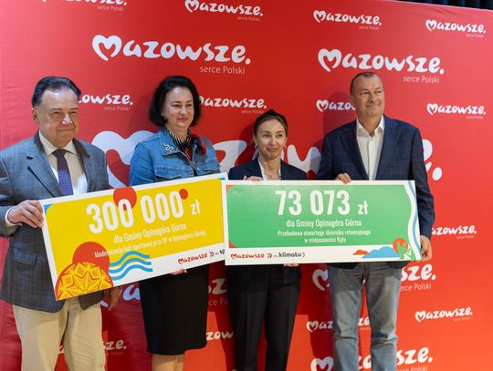 Beneficjenci z czekami na wsparcie działalności