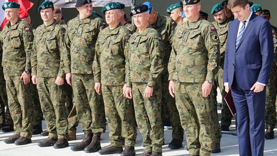 Zdjęcia z otwarcia zakwaterowania przejściowego 1 batalionu łączności w Ciechanowie 