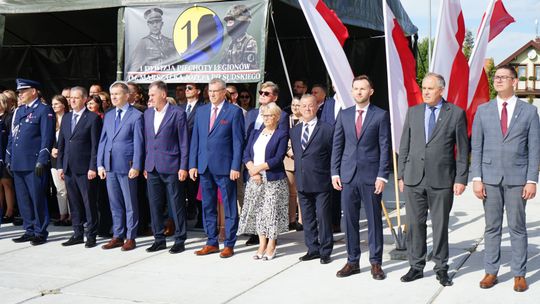 Zdjęcia z otwarcia zakwaterowania przejściowego 1 batalionu łączności w Ciechanowie 