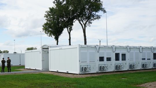 Zdjęcia z otwarcia zakwaterowania przejściowego 1 batalionu łączności w Ciechanowie 