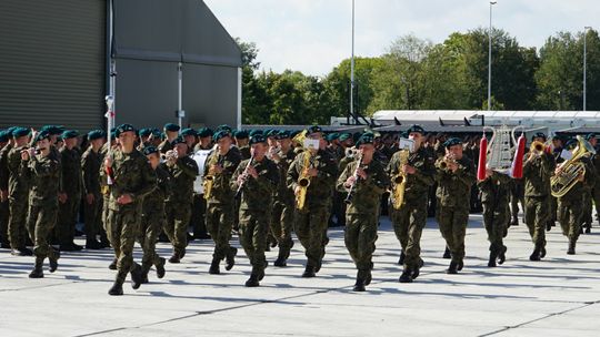 Uroczystość w 1 batalionie łączności w Ciechanowie
