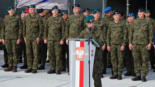 Uroczystość w 1 batalionie łączności w Ciechanowie