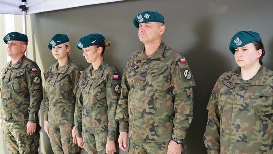 Uroczystość w 1 batalionie łączności w Ciechanowie