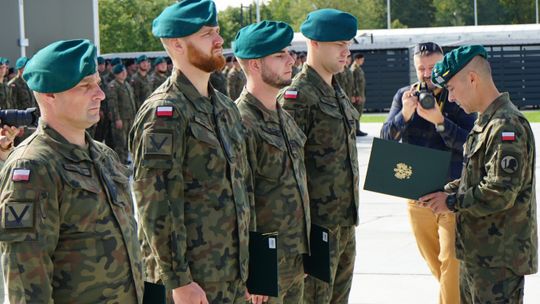 Uroczystość w 1 batalionie łączności w Ciechanowie