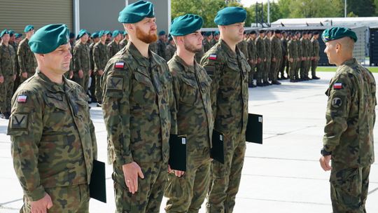 Uroczystość w 1 batalionie łączności w Ciechanowie