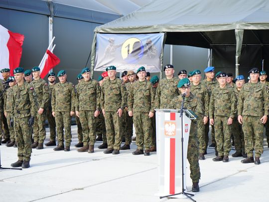 Zdjęcia z otwarcia zakwaterowania przejściowego 1 batalionu łączności w Ciechanowie 