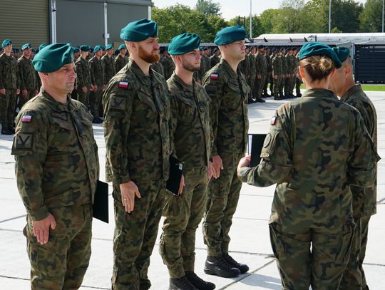 Zdjęcia z otwarcia zakwaterowania przejściowego 1 batalionu łączności w Ciechanowie 