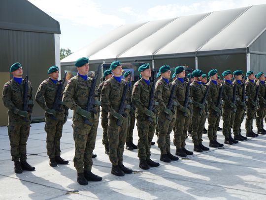 Zdjęcia z otwarcia zakwaterowania przejściowego 1 batalionu łączności w Ciechanowie 