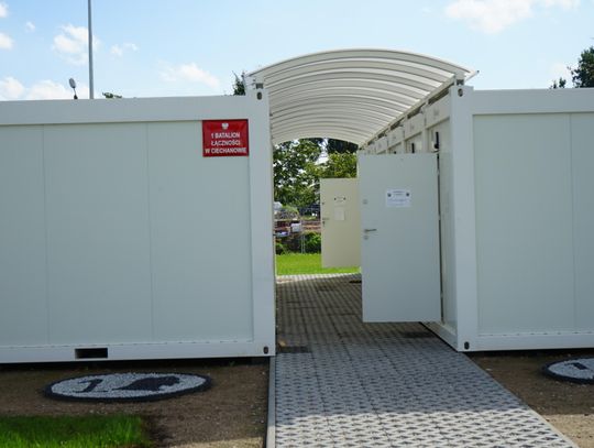 Zdjęcia z otwarcia zakwaterowania przejściowego 1 batalionu łączności w Ciechanowie 