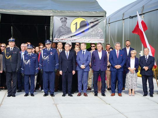 Uroczystość w 1 batalionie łączności w Ciechanowie