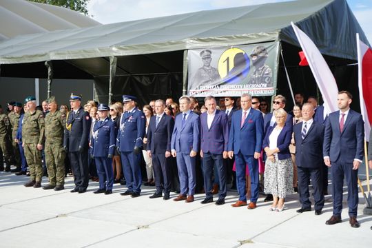 Uroczystość w 1 batalionie łączności w Ciechanowie