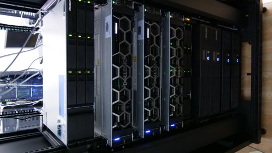 Sprzęt komputerowy do cyberbezpieczeństwa