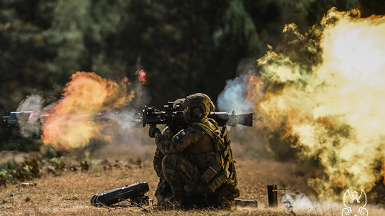 Żołnierze WOT na manewrach