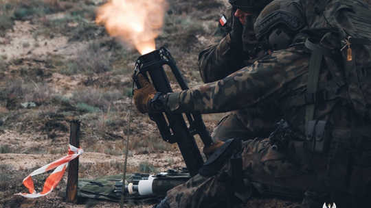 Żołnierze WOT na manewrach