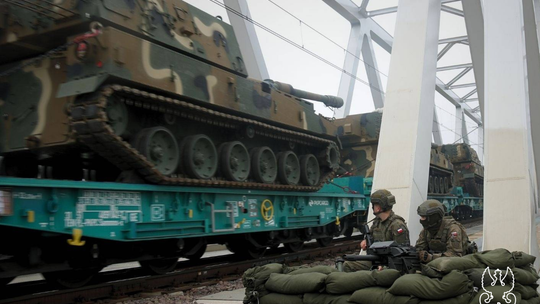 Żołnierze WOT na manewrach