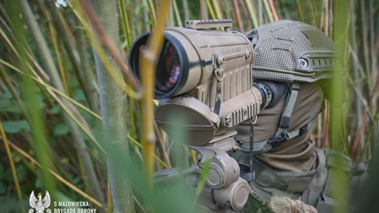 Żołnierze WOT na manewrach