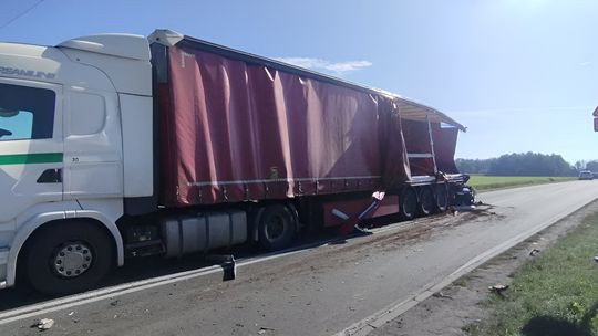 Miejsce kolizji czterech pojazdów na drodze wojewódzkiej 618 w Osieku-Aleksandrowie