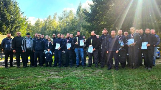 Zdjęcia z zawodów strzeleckich ciechanowskiej policji