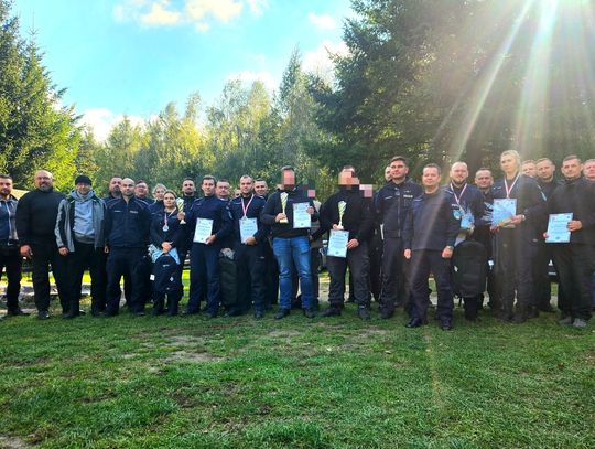 Zdjęcia z zawodów strzeleckich ciechanowskiej policji