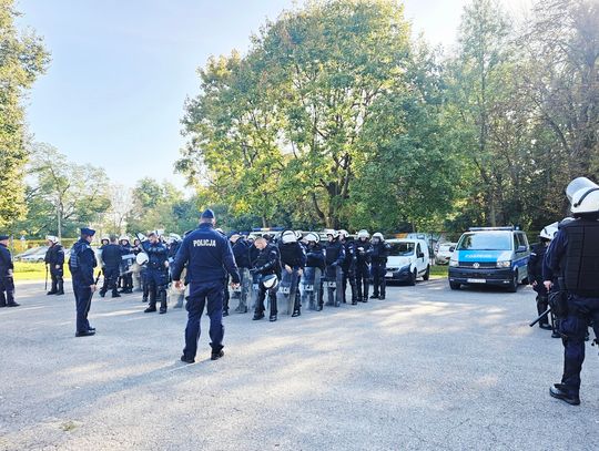 Zdjęcia z ćwiczeń Nieetatowych Oddziałów Prewencji