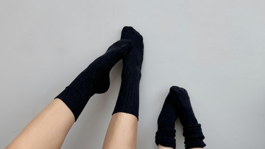 „Nie uwierzysz, jak bardzo skarpetki wpływają na Twój dzień. Oto dlaczego dobre skarpety to inwestycja w komfort”