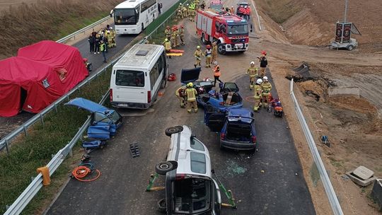 Zdjęcia z symulacji katastrofy drogowej pod Pułtuskiem