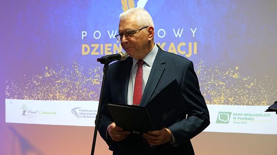 Powiatowy Dzień Edukacji 2025 w Ciechanowie Zdjęcia z gali Powiatowego Dnia Edukacji w Ciechanowie