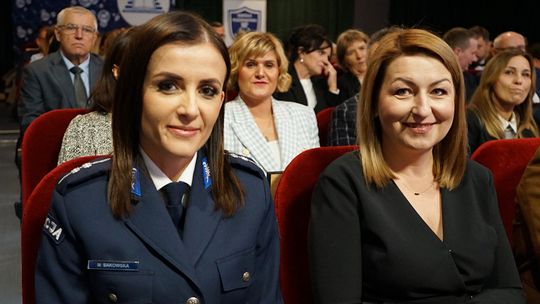 Powiatowy Dzień Edukacji 2025 w Ciechanowie Zdjęcia z gali Powiatowego Dnia Edukacji w Ciechanowie