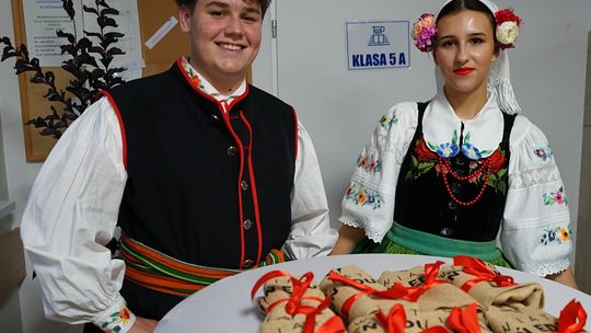 Powiatowy Dzień Edukacji 2025 w Ciechanowie Zdjęcia z gali Powiatowego Dnia Edukacji w Ciechanowie