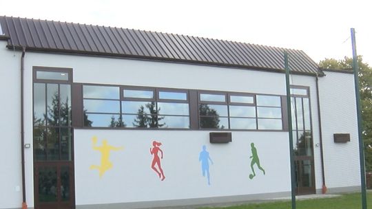Uroczystośc nadania sztandaru i otwarcia hali sportowej w Szkole Podstawowej w Szulmierzu