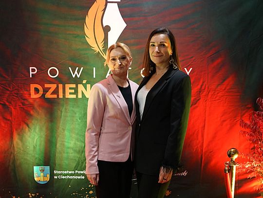 Zdjęcia z gali Powiatowego Dnia Edukacji w Ciechanowie