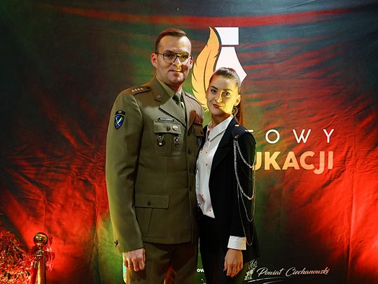 Zdjęcia z gali Powiatowego Dnia Edukacji w Ciechanowie