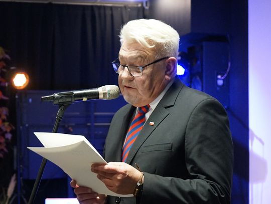 Zdjęcia z gali Powiatowego Dnia Edukacji w Ciechanowie