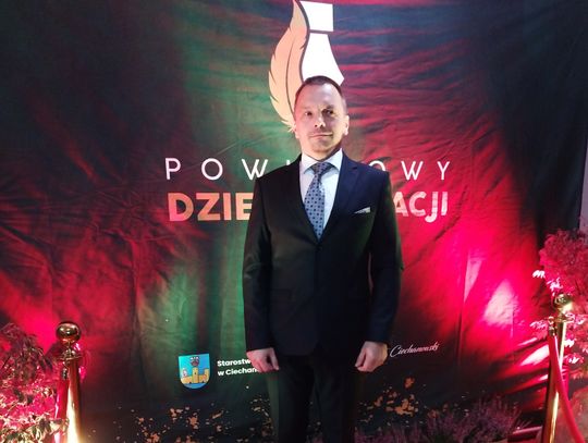 Zdjęcia z gali Powiatowego Dnia Edukacji w Ciechanowie