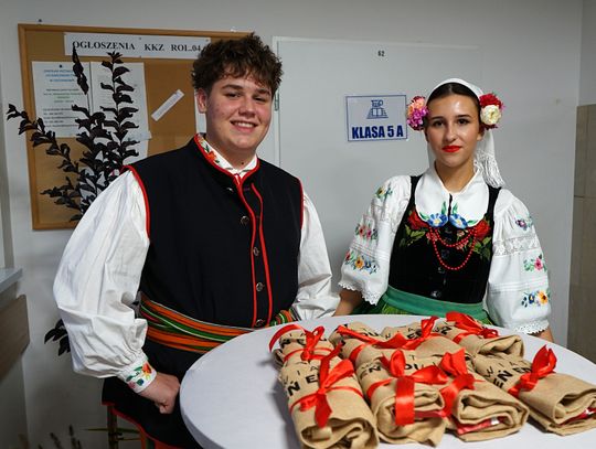 Zdjęcia z gali Powiatowego Dnia Edukacji w Ciechanowie