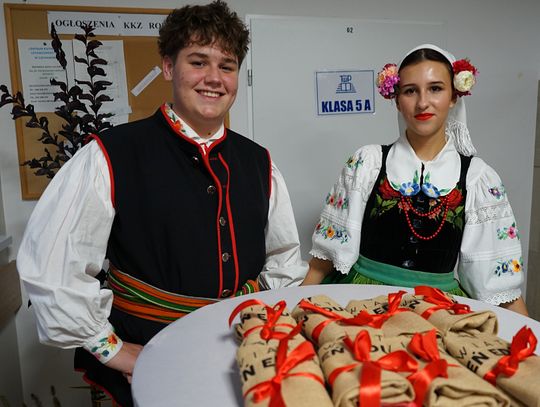 Zdjęcia z gali Powiatowego Dnia Edukacji w Ciechanowie