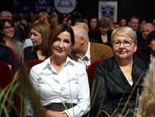 Zdjęcia z gali Powiatowego Dnia Edukacji w Ciechanowie