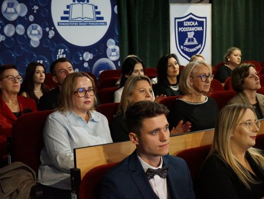 Zdjęcia z gali Powiatowego Dnia Edukacji w Ciechanowie