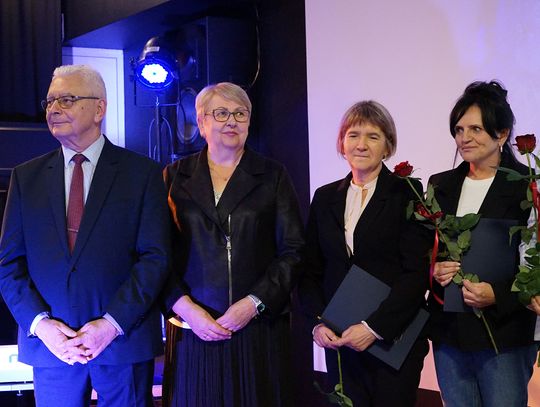 Zdjęcia z gali Powiatowego Dnia Edukacji w Ciechanowie