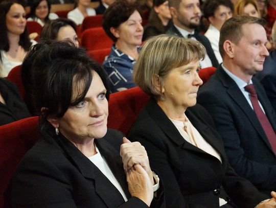 Zdjęcia z gali Powiatowego Dnia Edukacji w Ciechanowie