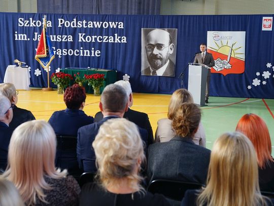 Zdjęcia z uroczystości w Szkole Podstawowej w Gąsocinie