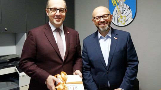 Zdjęcia z otwarcia biura ciechanowskiego radnego miejskiego Marka Łebkowskiego