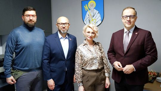 Zdjęcia z otwarcia biura ciechanowskiego radnego miejskiego Marka Łebkowskiego