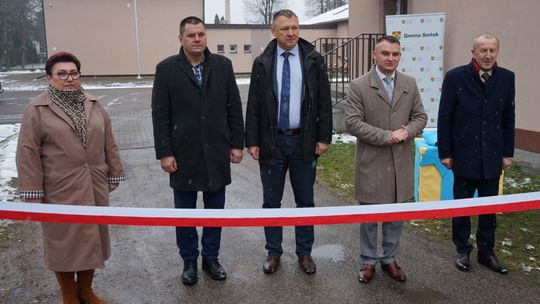 Przecięcie wstęgi z okazji uruchomienia gazociągu w Gąsocinie